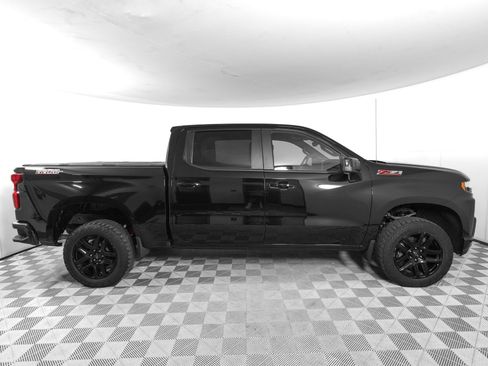 Used 2022 Chevrolet Silverado 1500 LT Trail Boss w/ LPO, Dark Essentials Package AWD/4WD image 3