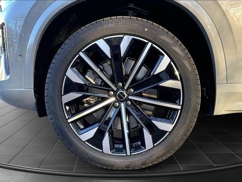 New 2026 Volvo XC90 T8 Plus w/ Protection Package Premier image 14
