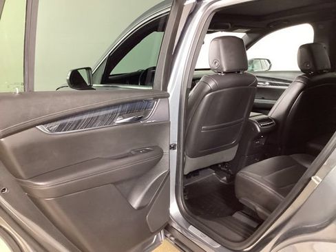 Used 2020 Cadillac XT6 Premium Luxury FWD image 28