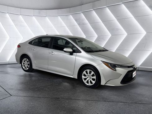Used 2024 Toyota Corolla LE FWD image 1
