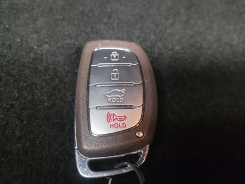 Used 2018 Hyundai Elantra Value Edition FWD image 32