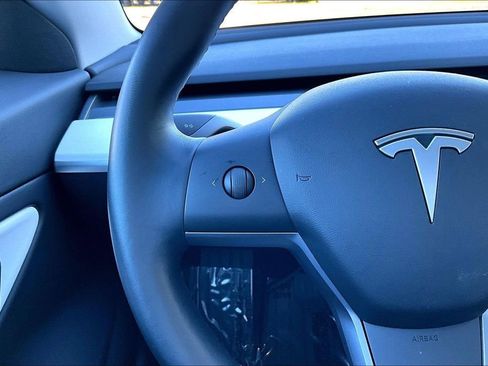 Used 2019 Tesla Model 3 Long Range image 25