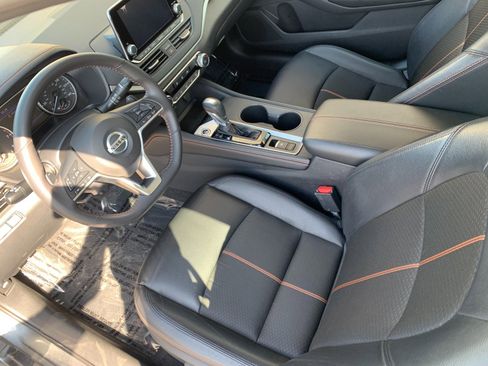 Used 2022 Nissan Altima 2.5 SR AWD/4WD image 10