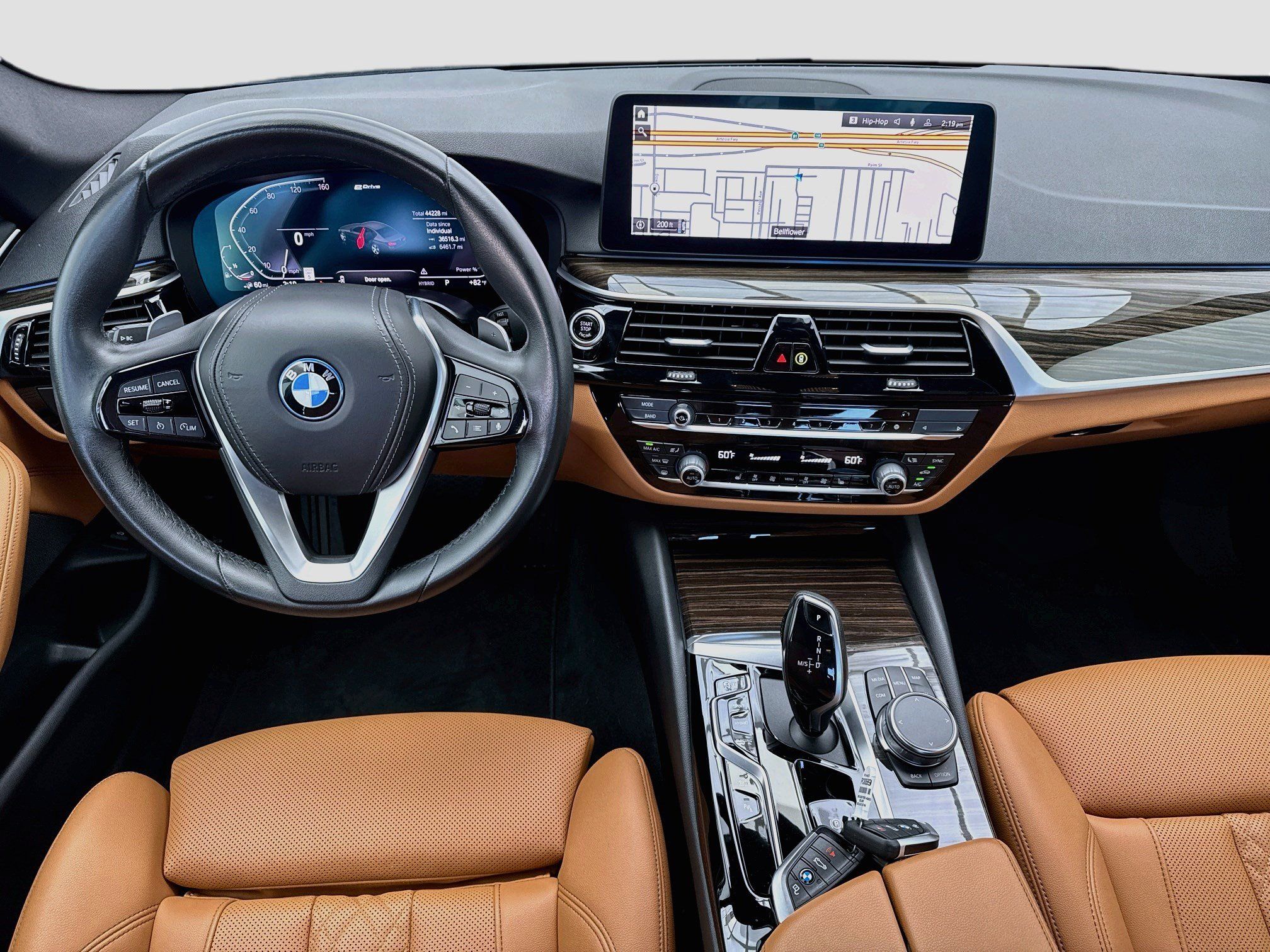 Used 2023 BMW 530e w/ Convenience Package RWD image 15