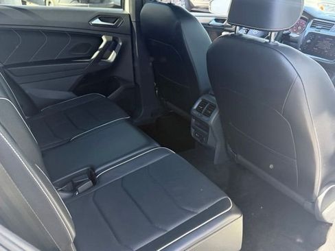 Used 2022 Volkswagen Tiguan SEL R-Line AWD/4WD image 28