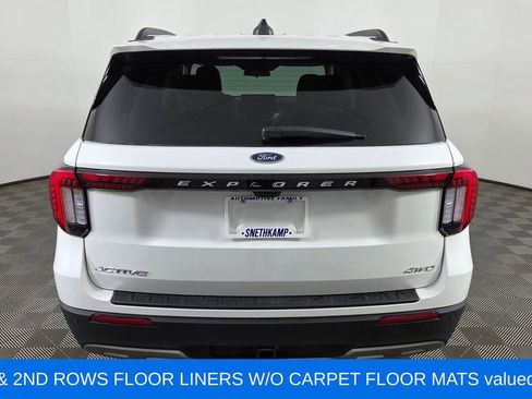 Used 2025 Ford Explorer Active w/ Active Comfort Package image 8