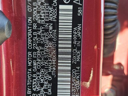 Used 2019 Toyota C-HR LE image 30