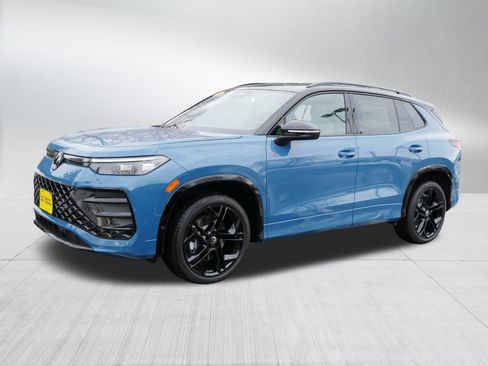 New 2026 Volkswagen Tiguan SE R-Line image 2