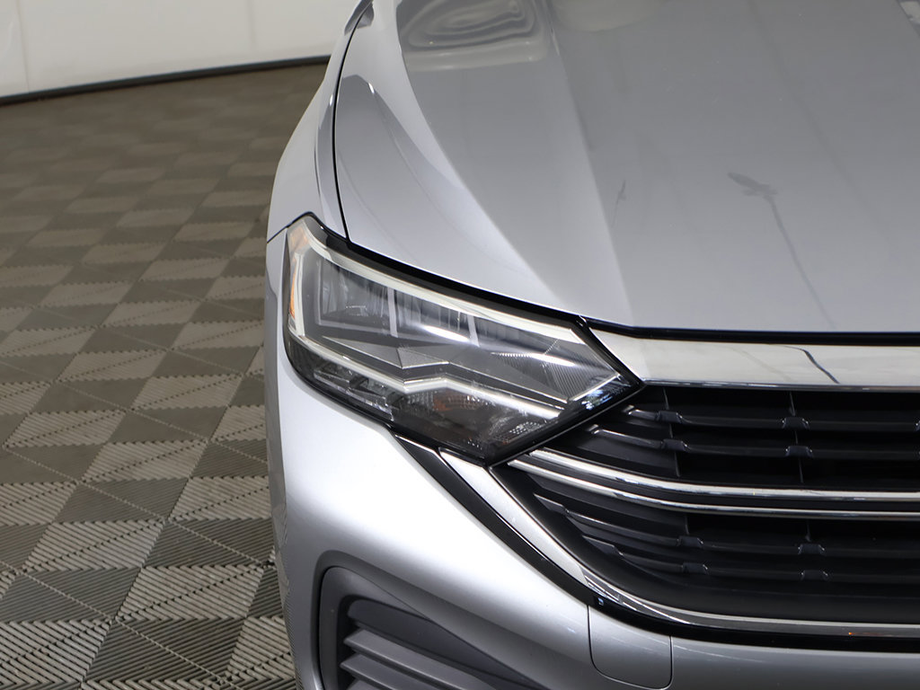 Used 2022 Volkswagen Jetta SE FWD image 14