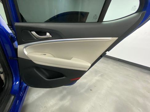 Used 2019 Genesis G70 2.0T Advanced image 44