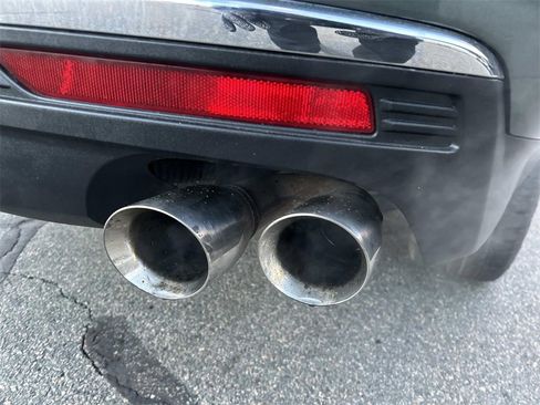 Used 2023 Chevrolet Suburban Premier image 13