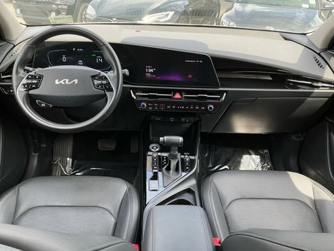 Used 2024 Kia Niro SX FWD image 15