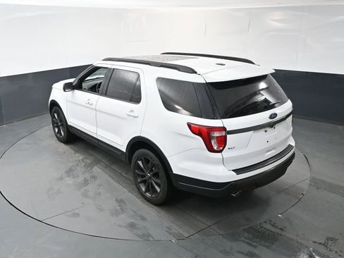 Used 2019 Ford Explorer XLT w/ Equipment Group 202A AWD/4WD image 31