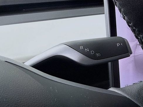 Used 2024 Tesla Model Y Long Range image 17