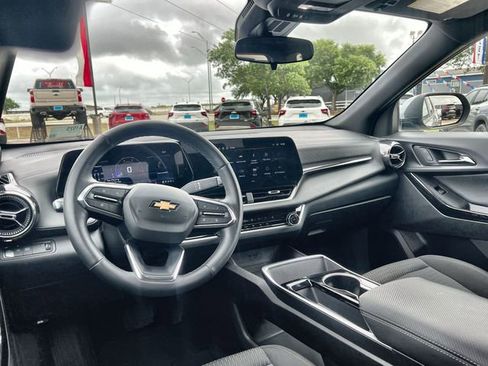 Certified 2025 Chevrolet Equinox LT image 10