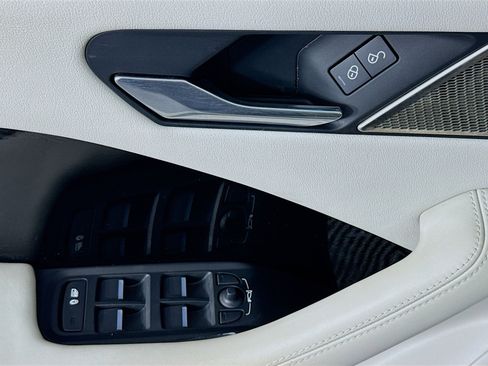 Used 2020 Jaguar I-PACE HSE image 23