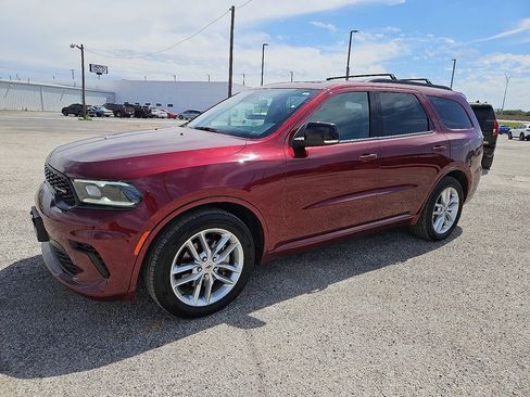 Used 2024 Dodge Durango GT RWD image 2