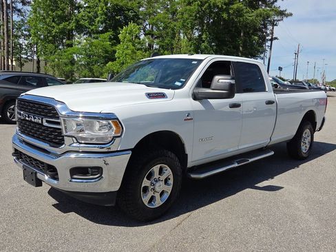 Used 2024 RAM 3500 Big Horn AWD/4WD image 3