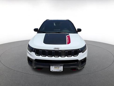 Used 2025 Jeep Compass Trailhawk AWD/4WD image 4