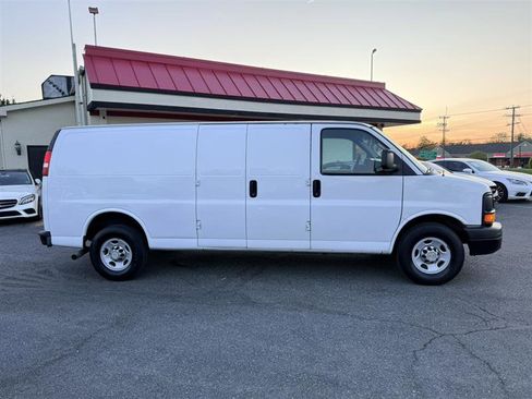 Used 2013 Chevrolet Express 2500 Extended image 4