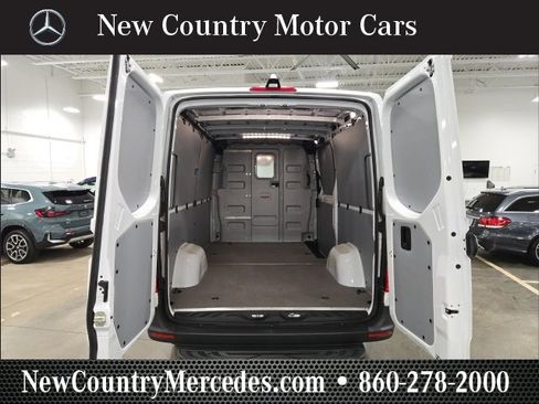Used 2024 Mercedes-Benz Sprinter 2500 image 7