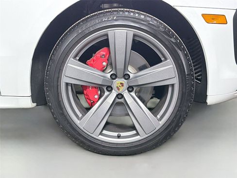 Used 2025 Porsche Macan S AWD/4WD image 14