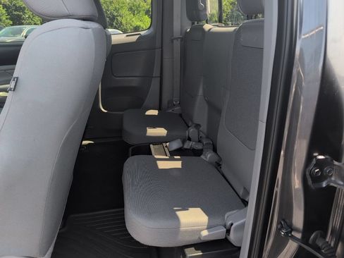 Used 2014 Toyota Tacoma PreRunner w/ SR5 Package RWD image 26