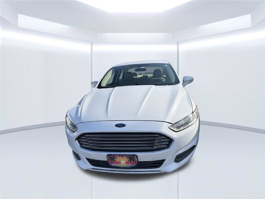 Used 2014 Ford Fusion SE FWD image 4