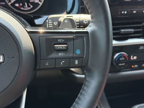 Used 2023 Nissan Pathfinder SL AWD/4WD image 20