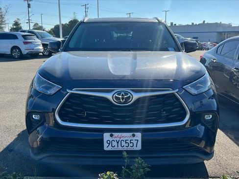 Certified 2022 Toyota Highlander XLE image 6