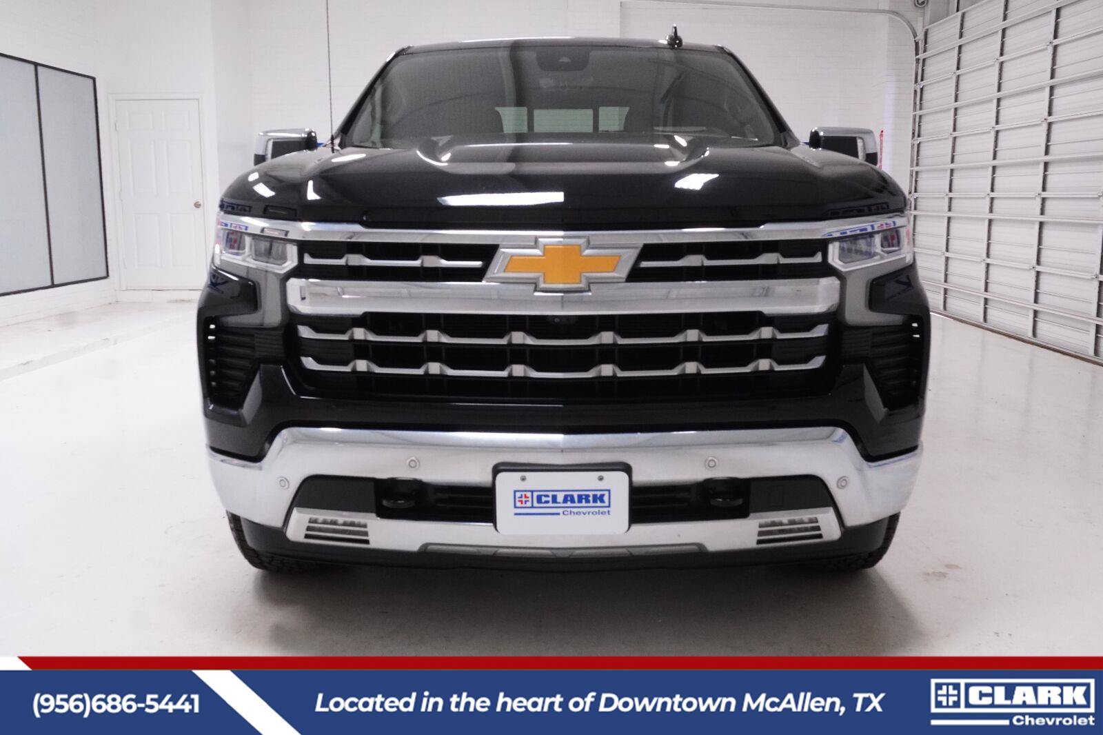 Used 2024 Chevrolet Silverado 1500 LTZ w/ Technology Package RWD image 3