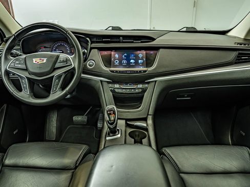Used 2017 Cadillac XT5 Luxury w/ Driver Awareness Package FWD image 29