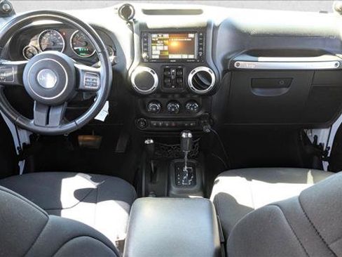 Used 2013 Jeep Wrangler Unlimited Sahara w/ Trailer Tow Group AWD/4WD image 20