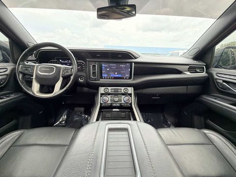 Used 2021 GMC Yukon XL Denali AWD/4WD image 12