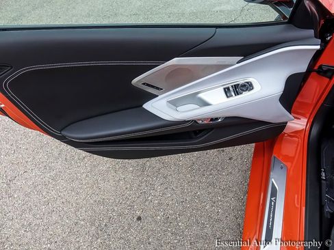 Used 2021 Chevrolet Corvette Stingray Premium Cpe w/ Z51 Performance Package RWD image 19