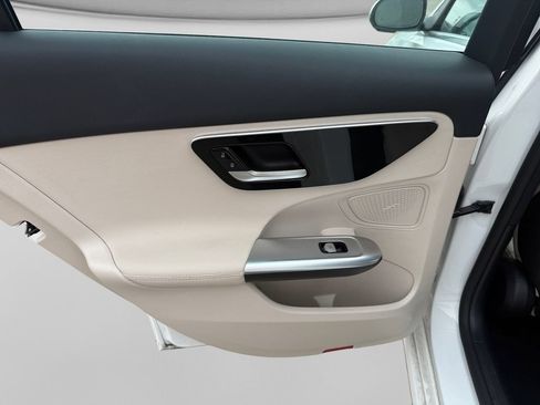 Used 2025 Mercedes-Benz C 300 4MATIC Sedan image 11