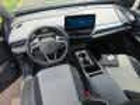 Used 2024 Volkswagen ID.4 2WD image 15