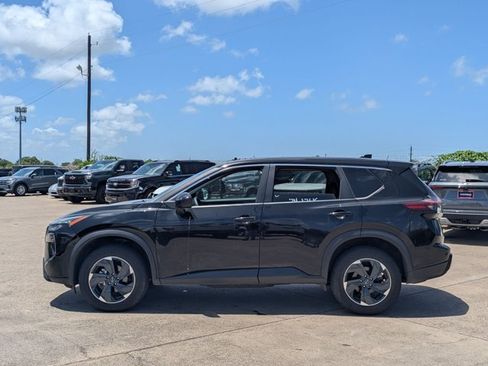 Used 2024 Nissan Rogue SV AWD/4WD image 9