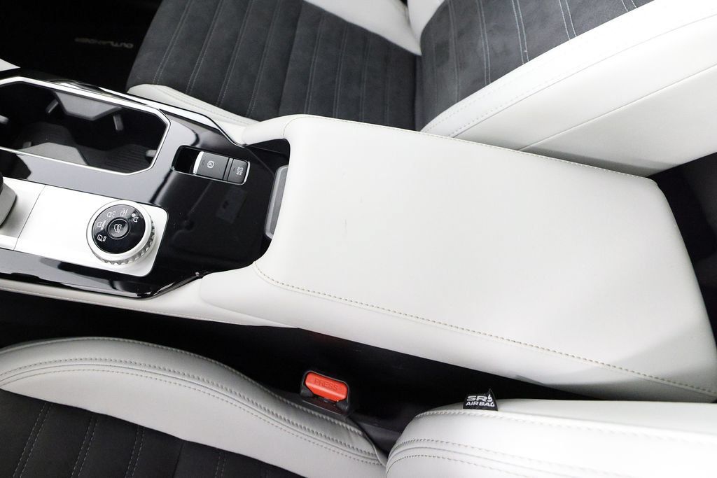 Used 2025 Mitsubishi Outlander SE FWD image 36