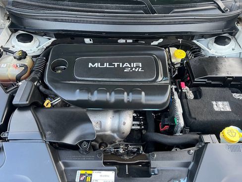 Used 2017 Jeep Cherokee Sport image 38