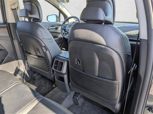 Used 2025 Kia Sportage EX FWD image 28