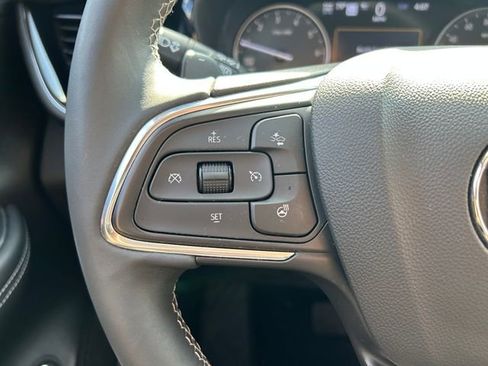 Used 2023 Buick Envision Avenir image 18