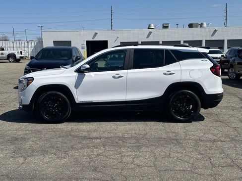Certified 2023 GMC Terrain SLE w/ Driver Convenience Package image 2