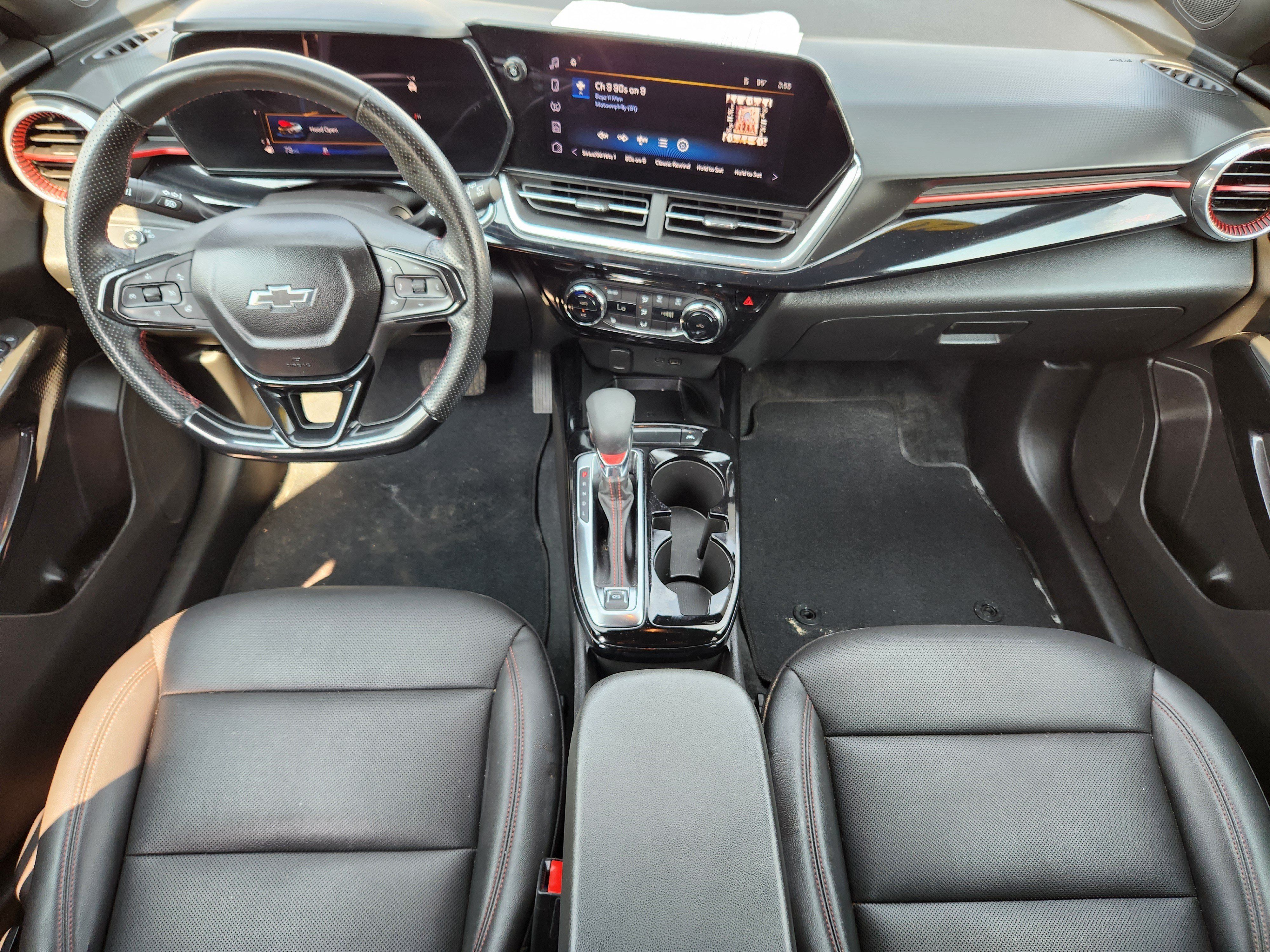 Used 2024 Chevrolet Trax RS w/ Sunroof Package FWD image 20