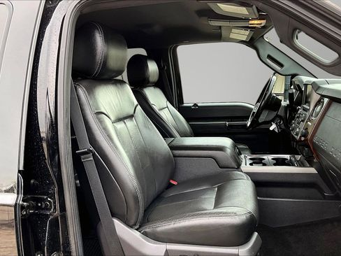 Used 2016 Ford F250 Lariat w/ Lariat Interior Package image 7