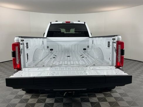 Certified 2025 Ford F450 Lariat w/ FX4 Off-Road Package image 7