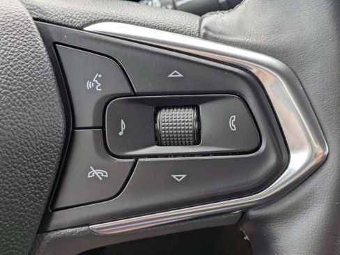 Used 2025 Chevrolet Trax LT w/ Driver Confidence Package FWD image 24