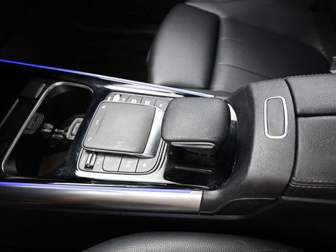 Used 2021 Mercedes-Benz GLA 250 image 9