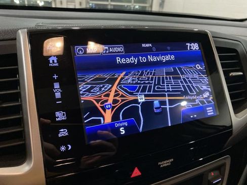 Used 2018 Honda Pilot Touring image 6
