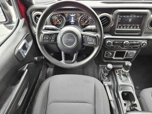 Used 2022 Jeep Gladiator Sport image 13